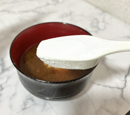 お味噌汁に入れるクレアチンのスプーン1杯